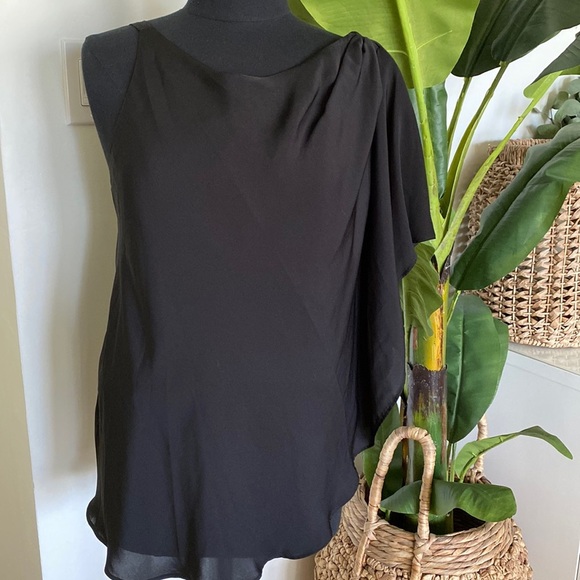 BCBG Asymmetrical Top with one shoulder strap - Picture 1 of 6
